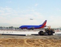 Los Angeles International Airport - Taxilane